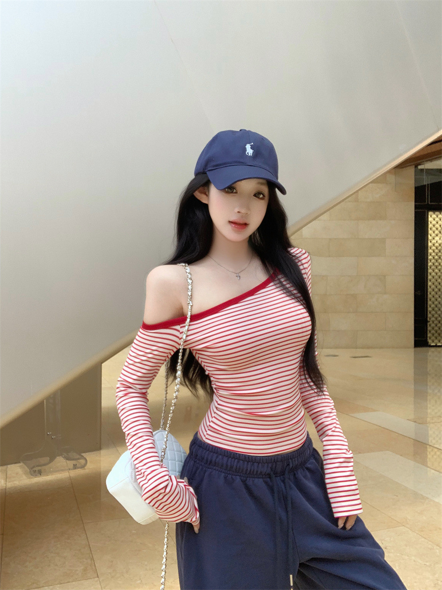 비스듬한 칼라 오프숄더 스트라이프 긴팔 티셔츠 여성 2026 가을 핫걸 몸매 가꾸기 슬림해 보이는 고유 한 아름다운 쇼트 스타일 작은 맨위 상세 이미지 19