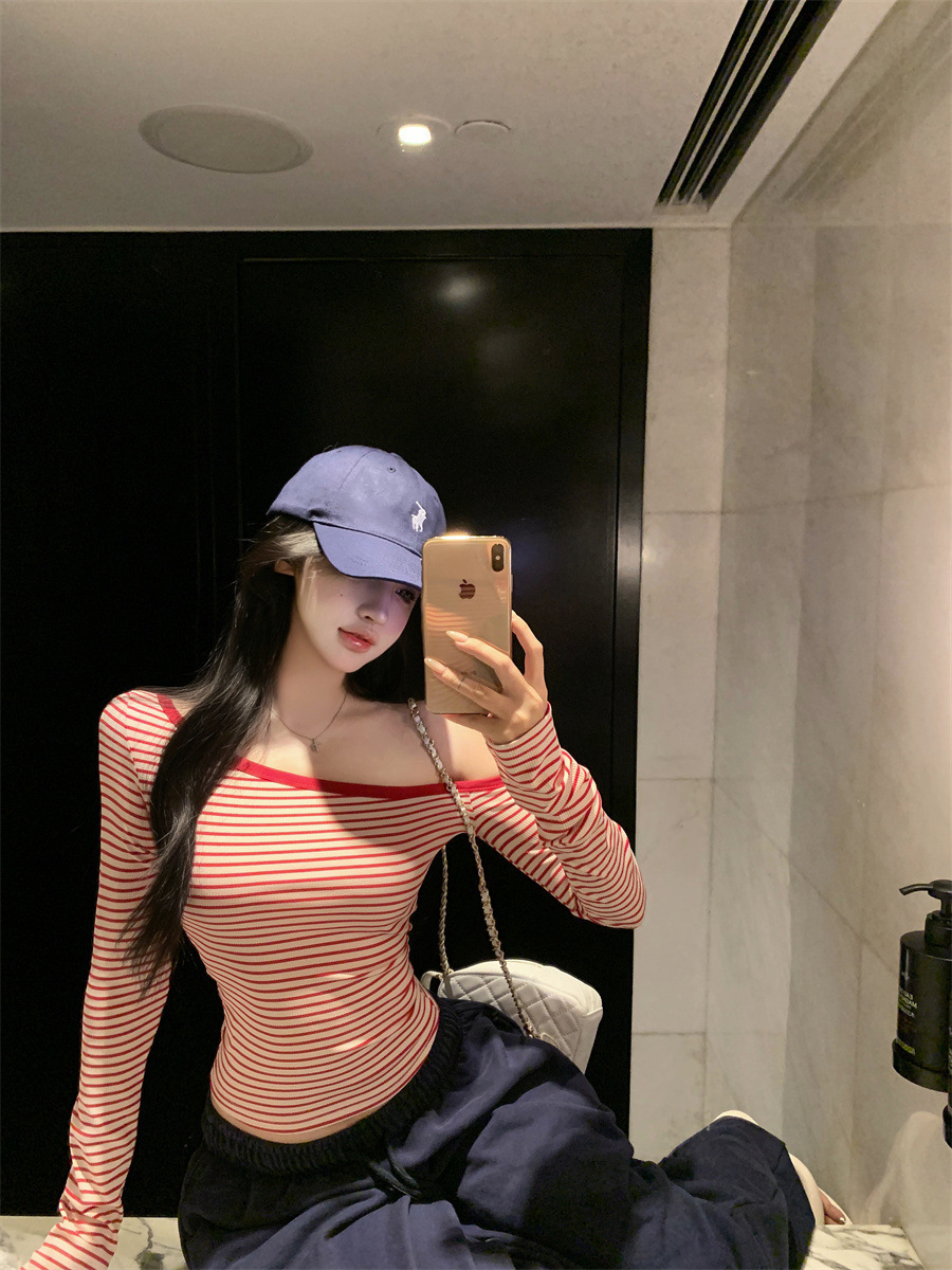비스듬한 칼라 오프숄더 스트라이프 긴팔 티셔츠 여성 2026 가을 핫걸 몸매 가꾸기 슬림해 보이는 고유 한 아름다운 쇼트 스타일 작은 맨위 상세 이미지 26