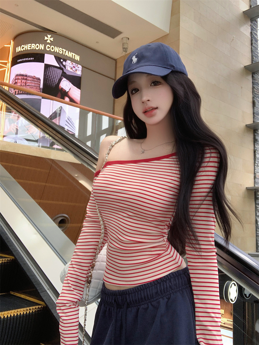 비스듬한 칼라 오프숄더 스트라이프 긴팔 티셔츠 여성 2026 가을 핫걸 몸매 가꾸기 슬림해 보이는 고유 한 아름다운 쇼트 스타일 작은 맨위 상세 이미지 28